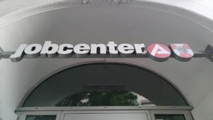 Landkreistag: Sozialleistungen müssen gekürzt werden