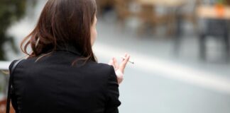 Studie: Westfernsehen hat Rauchen in der DDR angekurbelt