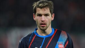 1. Bundesliga: Heidenheim schlägt Augsburg deutlich – Platz eins