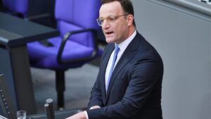 Spahn gibt Grünen Schuld für VW-Krise