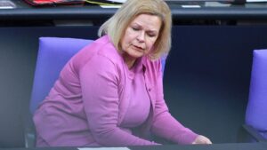 Faeser kündigt Sicherheitspaket-Beratungen mit den Ländern an