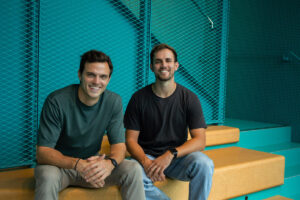 Das Impact Travel Startup socialbnb schließt erste Finanzierungsrunde mit siebenstelligem Betrag ab. Mit dem frischen Kapital plant das Unternehmen, die nachhaltige Reiseplattform weiter auszubauen und nachhaltigen Tourismus weltweit zu fördern.