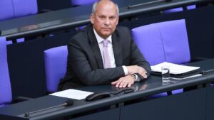 Hessens Innenminister will weitere Abschiebungen nach Afghanistan