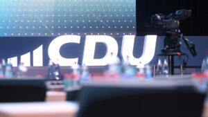 CDU zieht Bundesparteitag vor