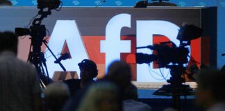 Juli Zeh hält "Brandmauer" für gescheitert