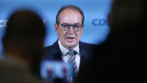 Dobrindt erwartet zügige Einigung auf Wahltermin