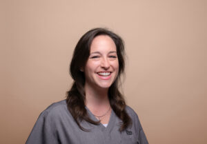 filu eröffnet seine fünfte Tierarztpraxis in Köln, leitende Tierärztin wird Dr. med. vet. Dominique Maria Tordy