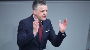 Frei drängt auf politische Reformen