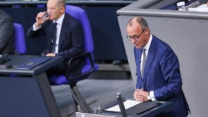 Umfrage: Scholz und Merz bei Vertrauen in Ukraine-Politik gleichauf