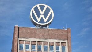 Deutsche Autobauer schreiben deutlich weniger Stellen aus