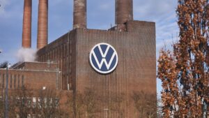 Gewerkschaft feiert Verhandlungsergebnis bei Volkswagen