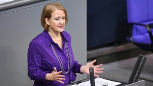 Paus wirbt bei Union für Zustimmung zu Gewalthilfegesetz