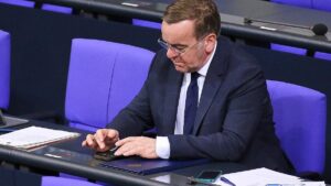 Verteidigungsminister verlässt Twitter/X und setzt auf Whatsapp