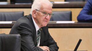 Kretschmann will Linkspartei angreifen