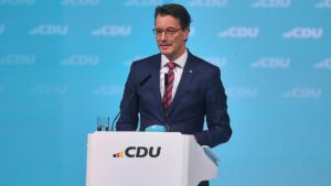 Wüst ruft nach Migrationsstreit zur Mäßigung auf