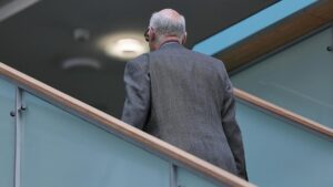 Lammert kritisiert schwarz-rote Verhandlungen