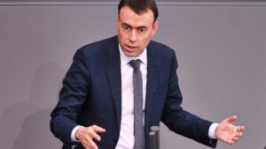 SPD-Außenpolitiker: Türken müssen Demokratie selbst retten