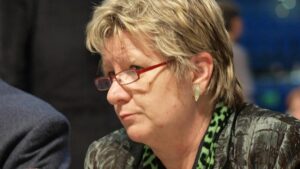 Löhrmann: NRW-Banken sollen NS-Vergangenheit aufarbeiten