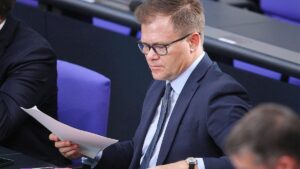 Ostbeauftragter legt Fünfpunkteplan für abgehängte Regionen vor