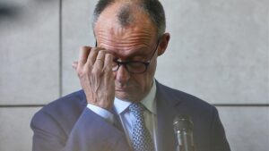 Oettinger macht Druck auf Merz