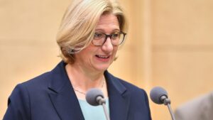 Rehlinger weist mögliche Ansprüche auf Ministerposten zurück