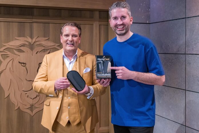 HornyFeet – Dusch-Hornhautentferner für einfache Fußpflege Gründer mit Ralf Dümmel nach dem Pitch @RTL Bernd Michael Maurer