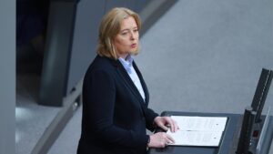 Bas ruft Firmen zu "Haltung und Standfestigkeit" gegenüber AfD auf