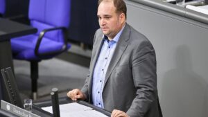 SPD-Vorstandsmitglied Roloff stärkt Esken den Rücken