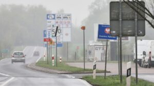 Zurückweisungen an Grenzen stoßen auf Kritik und Unterstützung