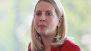 Hubertz widerspricht Merz bei Forderung nach mehr Arbeit