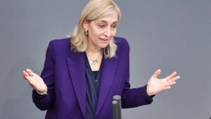 Kassen erzielen hohen Überschuss – Warken sieht keine Entspannung