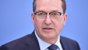 Asyl: Dobrindt will Notlagen-Klärung durch EuGH