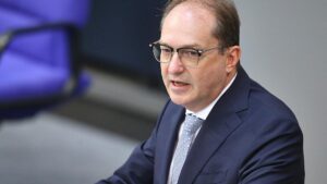 Polizeibeauftragter will von Dobrindt Rechtssicherheit an Grenze