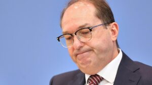 Brantner pocht auf Begründung für Dobrindts Zurückweisungen