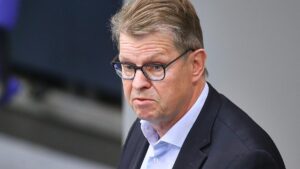 Stegner gegen "Wettbewerb" um Truppenpräsenz in der Ukraine