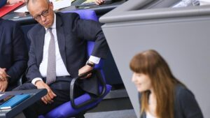 Reichinnek wirft Union "Scheitern an Demokratie" vor