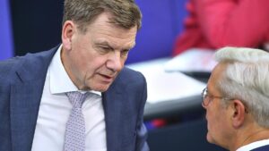 Röttgen für weniger Völkerrechtsfokus in Außenpolitik