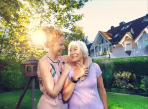 Sommer. Sonne. Selbstbestimmung. Das Notrufarmband von Gardia