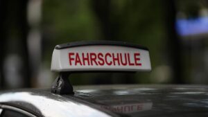 Verkehrsunfall-Opferhilfe plädiert für begleitetes Fahren ab 16