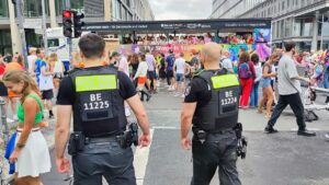 Queer-Beauftragte fordert Schutz sexueller Identität im Grundgesetz