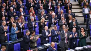 Chefgehälter: Transparency tadelt Geheimhaltung bei Union und SPD