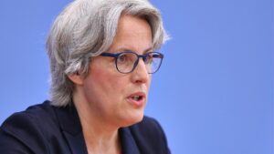 Missbrauchsbeauftragte fordert Rente für ehemalige Heimkinder