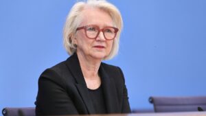 Schnitzer wirft Baby-Boomern Bruch des Generationenvertrags vor