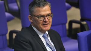 Kiesewetter wirft Trump Desinteresse an der Ukraine vor