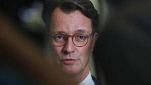 Richterwahl: Wüst mahnt "sachliche und unaufgeregte" Gespräche an