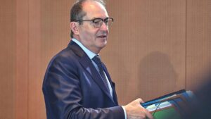 Dobrindt kündigt Initiative zur "Härtung" von EU-Asylsystem an