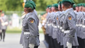 Militärhistoriker kritisiert Pistorius für unzulängliche Reformen