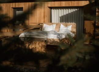 To the Moon and Back. Herol – My Mountain Retreat  chalet sauna herol @ jennifer veltum photography