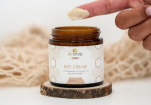 Wie eine Frau mit Bienenpower die Beautywelt aufmischt