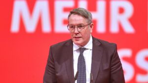 Ministerpräsident Schweitzer hält die SPD für zu langweilig